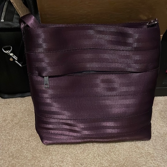 Harveys Bags Harveys Streamline Handbag Poshmark